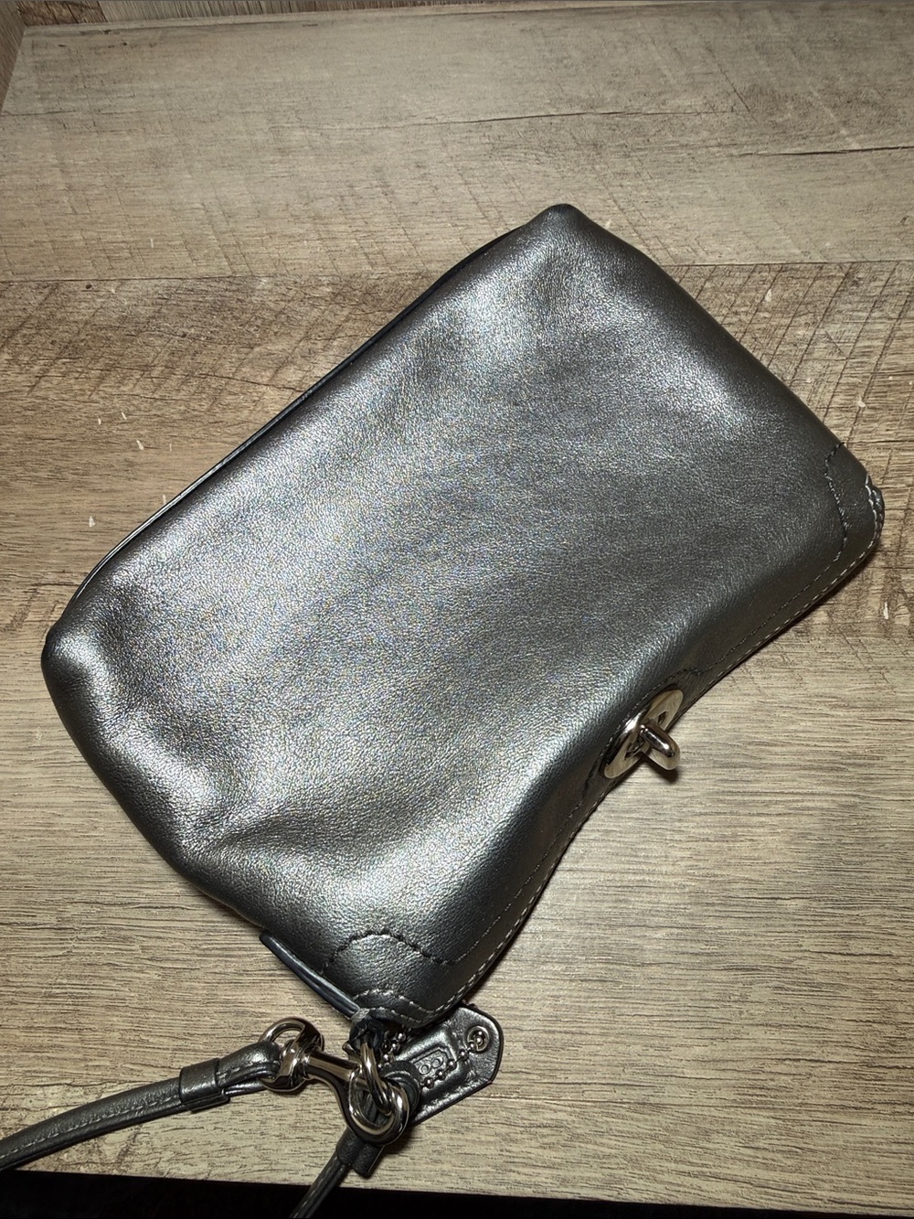 Coach Metallic Wristlet Turnlock Toggle Closure - Picture 8 of 12